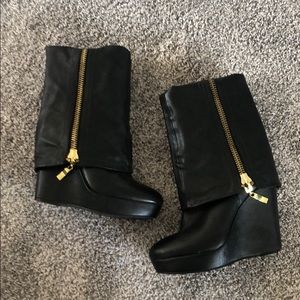 Steve Madden fold over zip wedge boot